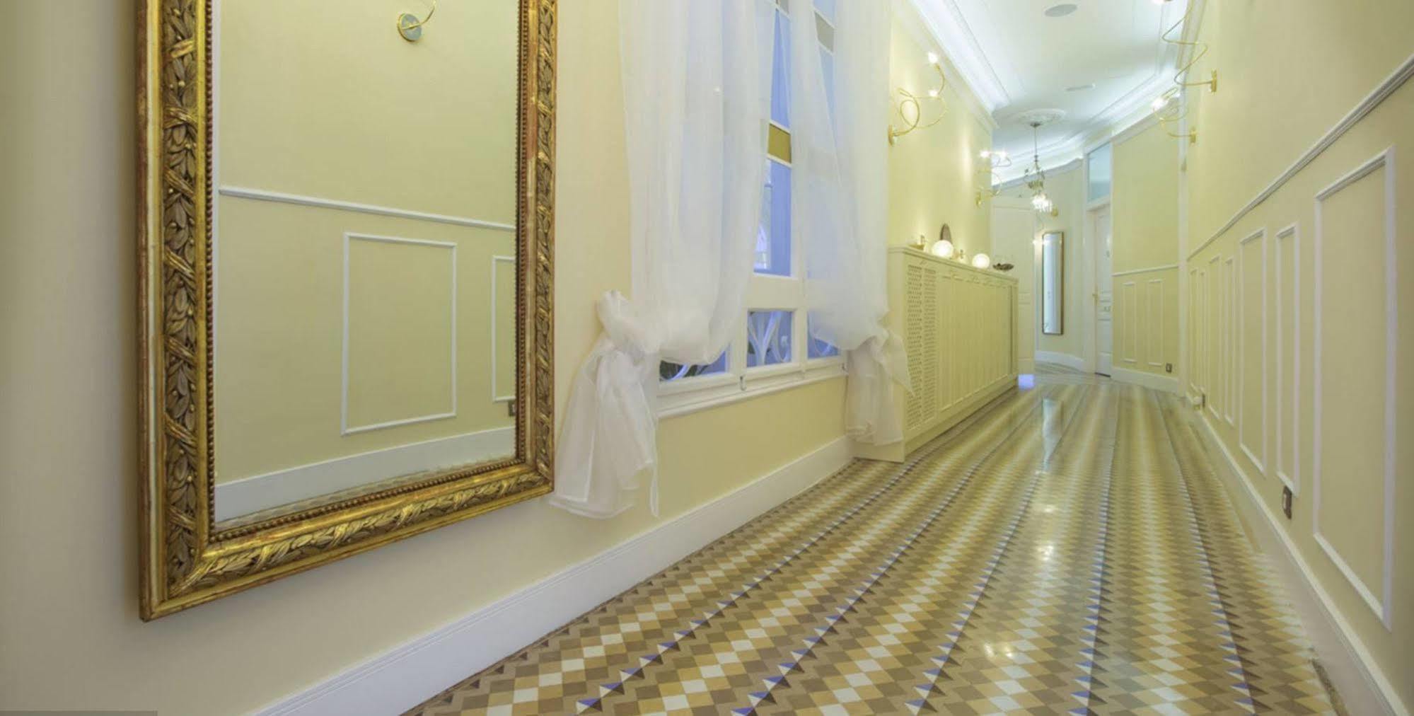Anakena House Bed & Breakfast บาร์เซโลนา ภายนอก รูปภาพ